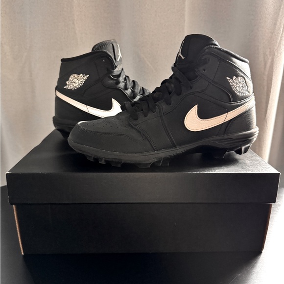 Jordan 1 Mid TD "Black/White" Men's Football Cleat Size 8 - Picture 1 of 7